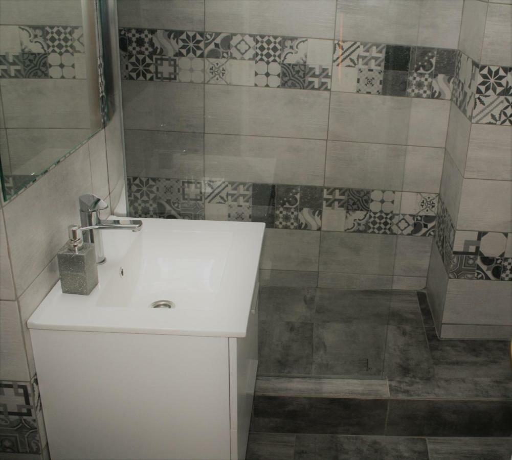 Casa Peterfi - Apartment With 3 Bedrooms And Spacious Living Room Târgu-Mureş Εξωτερικό φωτογραφία
